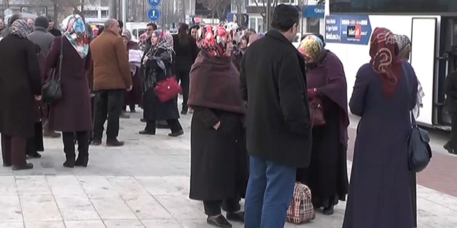 Kırşehir'de öğrenci ve öğretmenler umreye uğurlandı