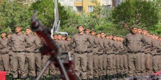 Bakan Akar'dan yeni askerlik sistemine ilişkin açıklama