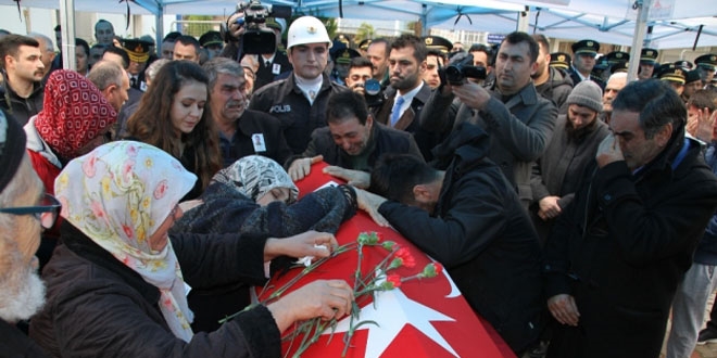 Şehit polis memuru son yolculuğuna uğurlandı