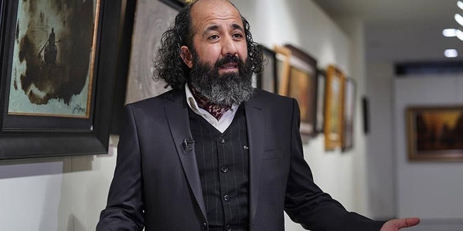 'Sanatçı imam' mesajları tuvale yansıtıyor