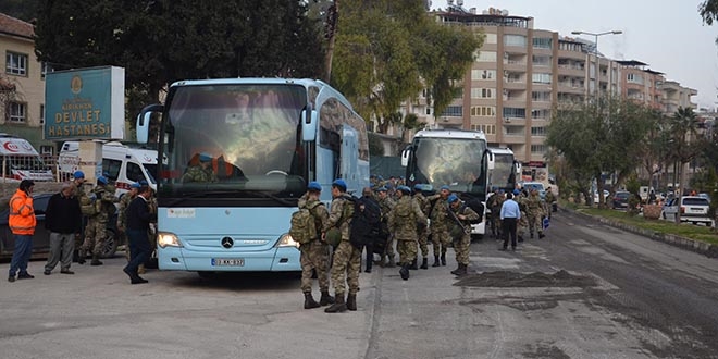 Suriye sınırına komando sevkiyatı