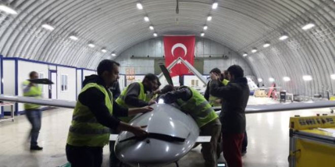 Seluk Bayraktar'dan mhendis ve  pilotlara ar