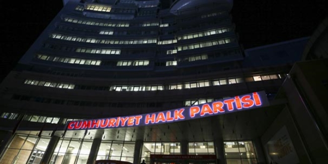 CHP'de 13 saatlik 'gergin' PM toplants sona erdi!