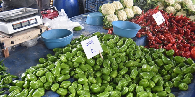 Hortum pazar tezgahlarını vurdu! Çoğu kişi alamıyor