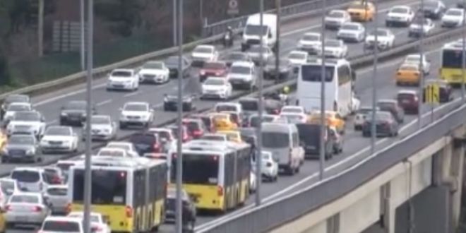15 Temmuz Şehitler Köprüsü girişinde kaza