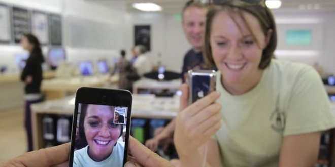 FaceTime group chat özelliğini geçici olarak kapattı