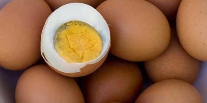 Eğer haşladığınız yumurtalar grileşiyorsa dikkat