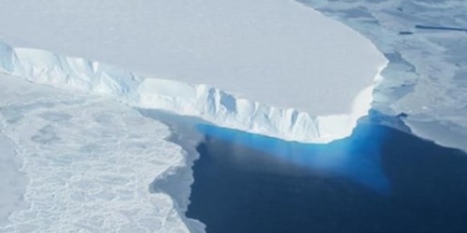 NASA, Antarktika'da devasa çukur keşfetti