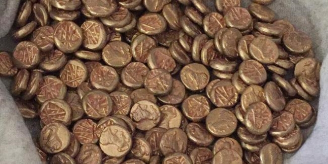 Alanya'da 230 adet tarihi sikke ve biblo ele geçirildi