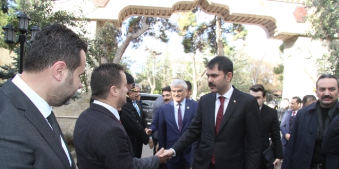 Bakan Kurum AK Parti Burdur İl Başkanlığını ziyaret etti