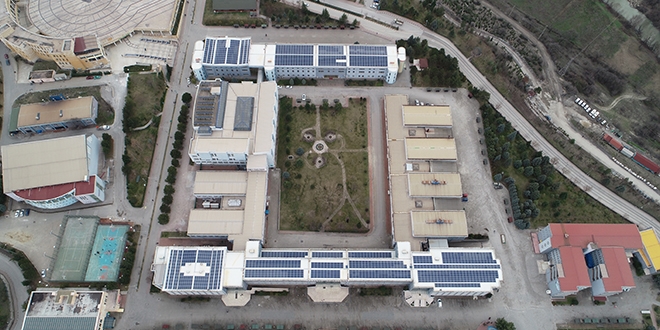 Bu üniversite elektriğini kendisi üretiyor