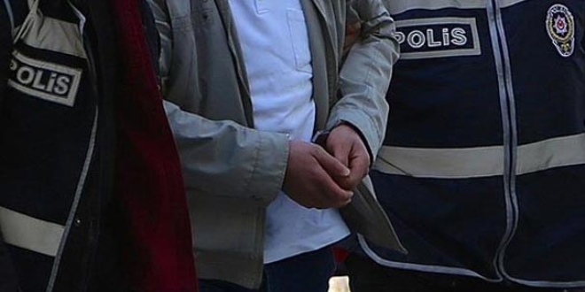 FETÖ'den aranan öğretmen çift sahte kimlikle yakalandı