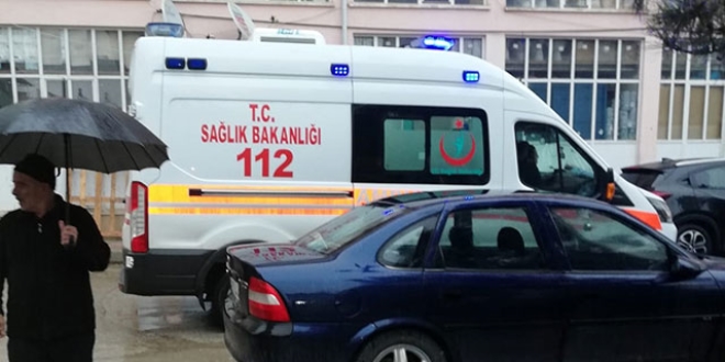 Ambulansn giremedii sokaktaki aralara ceza yad