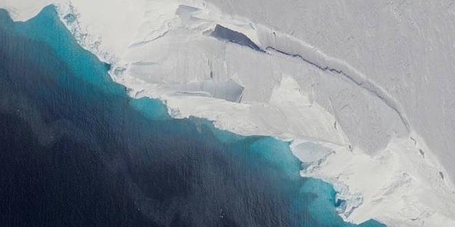NASA Antarktika'da devasa çukur keşfetti