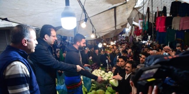 Ekrem İmamoğlu'na sebze halinde davullu zurnalı karşılama