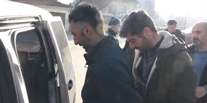 Bıçak zoruyla marketi soydu, 5 dakika sonra yakalandı