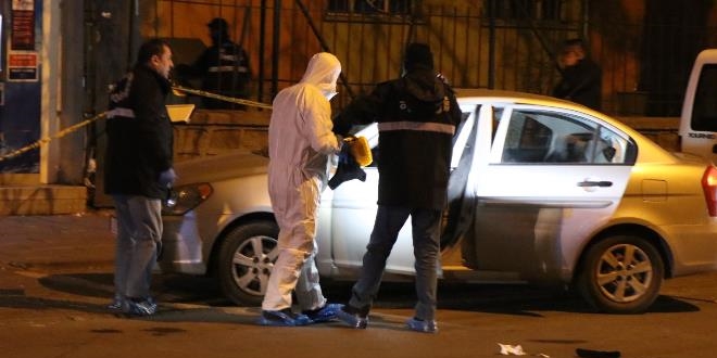 Kayseri'de devriye gezen polis ekiplerine silahlı saldırı: 1'i ağır 2 polis yaralı
