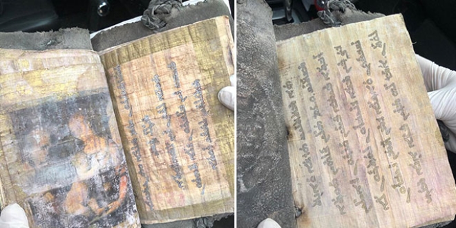 1700 yıllık kitabı satmaya çalışırken yakalandılar