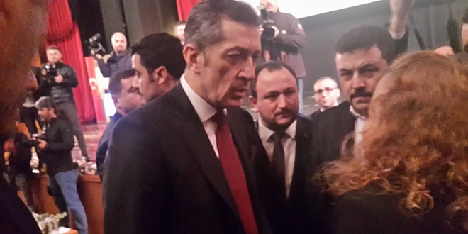 Okul müdiresi Bakan Selçuk'tan bakın ne istedi?