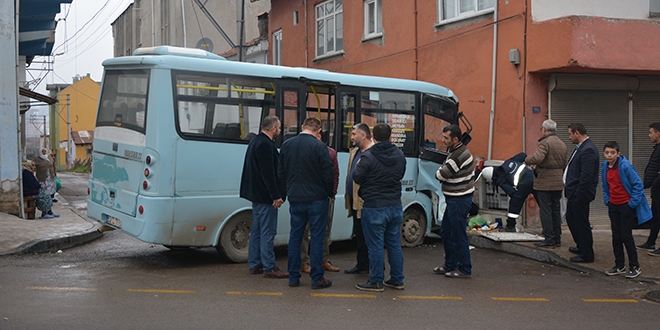 Ordu'da yolcu minibs evin duvarna arpt: 8 yaral