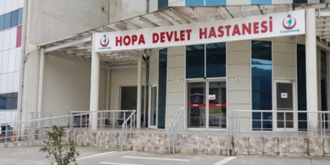 İlaç yazmayan doktoru dövdüler