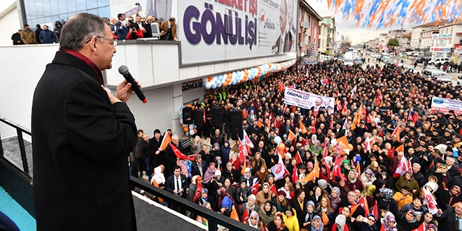 'Ne yazık ki 10-15 senedir 'Adayım' diye geziyor'