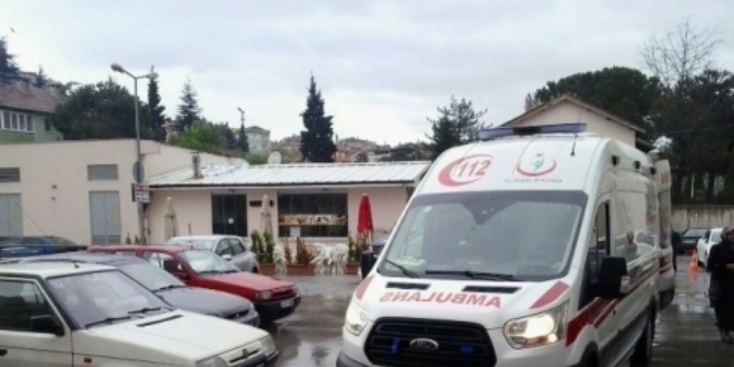 Otomobil ilkokul öğrencisine çarptı; 1 yaralı