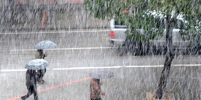 Meteorolojiden sağanak ve fırtına uyarısı