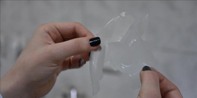 Üniversite öğrencileri 'yenilebilir' plastik üretti