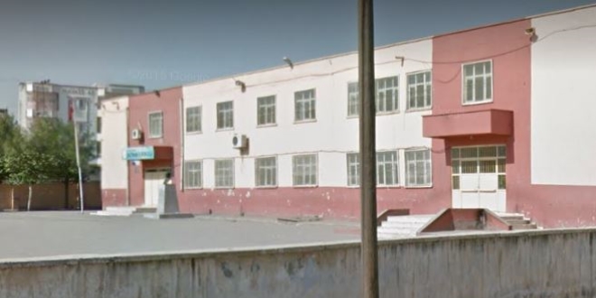 Öğrenci velilerden 'sürekli öğretmen değişiyor' tepkisi