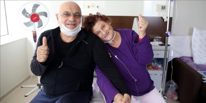 47 yıllık eşine 'nakil sürprizi' yaptı