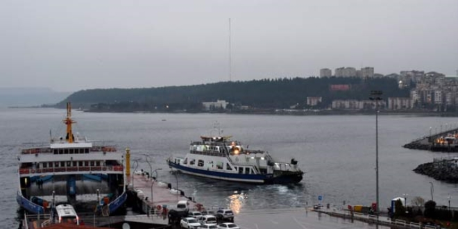 Kuzey Ege'de feribot seferlerine fırtına engeli