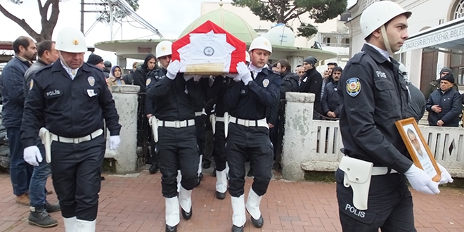 Kalp krizi geçiren polis memuru hayatını kaybetti