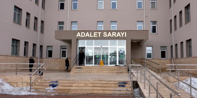 Sivas'ta gözaltına alınan 10 polisten 1'i tutuklandı