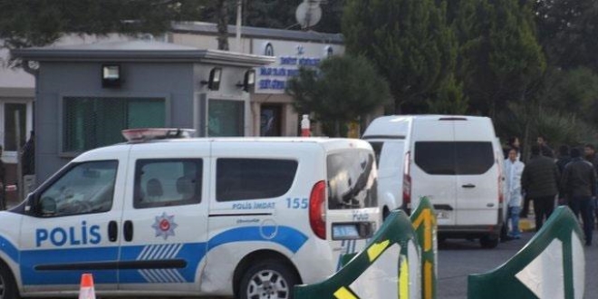 Dereye düşen emekli güvenlik korucusu boğuldu