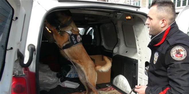 İstanbul'da araçlar durduruldu, didik didik arandı
