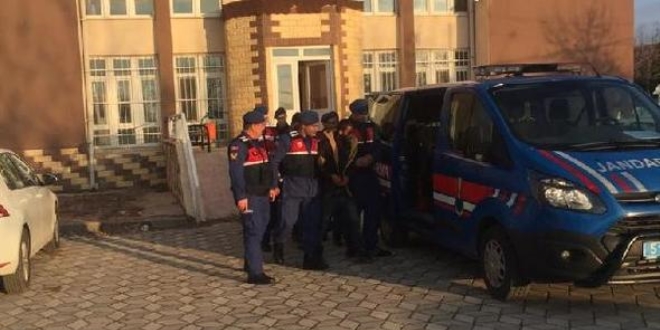 17 yaşındaki kızı kaçırdığı iddia edilen 3 kişi tutuklandı