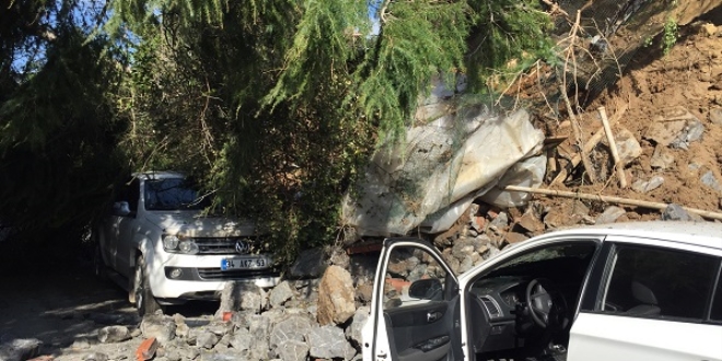 Beykoz'da bahçe duvarı çöktü