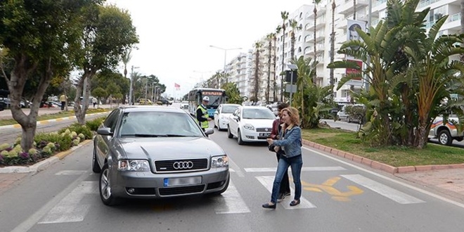 Soylu: Yaya öncelikli trafiğe asılacağım