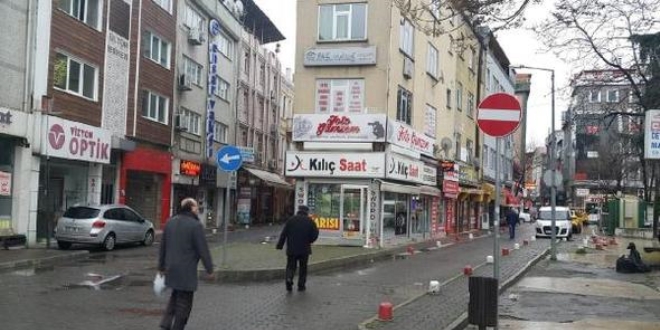 Sürücüleri şaşırtan trafik levhası söküldü