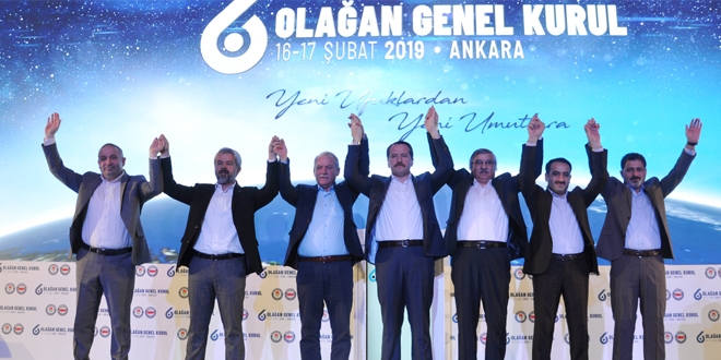 Eğitim Bir Sen'de yönetim güven tazeledi