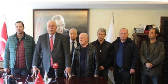 İzmir'de CHP'li Belediye Başkanı DSP'den adaylığını açıkladı