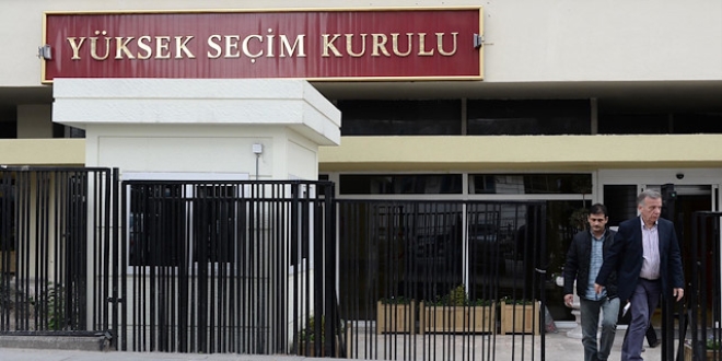 CHP aday listelerini teslim etti