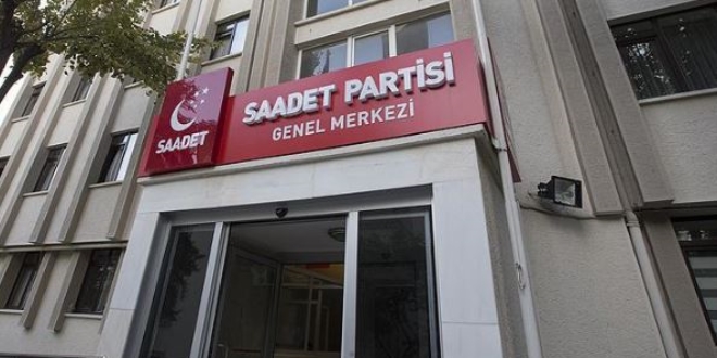 Saadet Partisi aday listelerini teslim etti