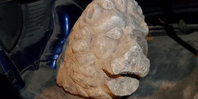 2 bin 200 yıllık aslan başı heykeli ele geçirildi