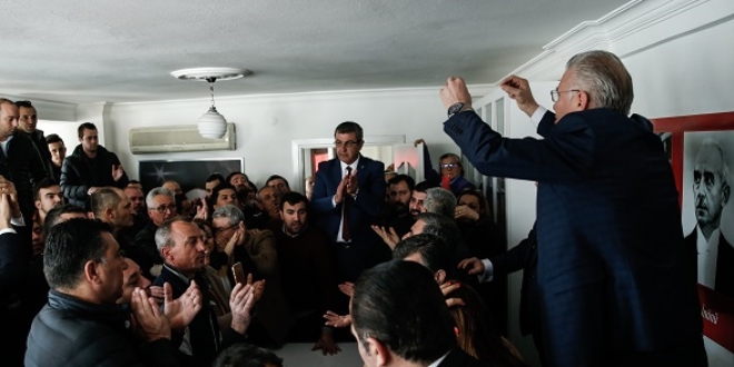 CHP Buca İlçe Başkanlığında gerginlik