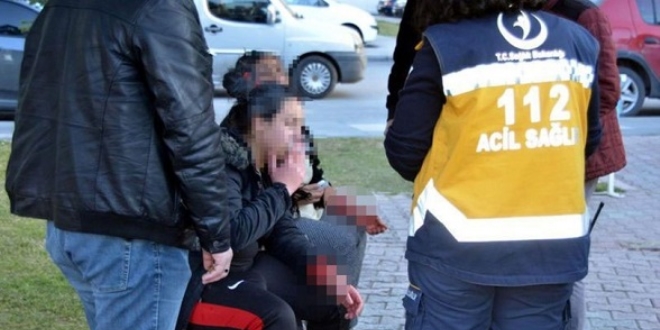 Evden kaçan 2 kız, bileklerini keserken bulundu