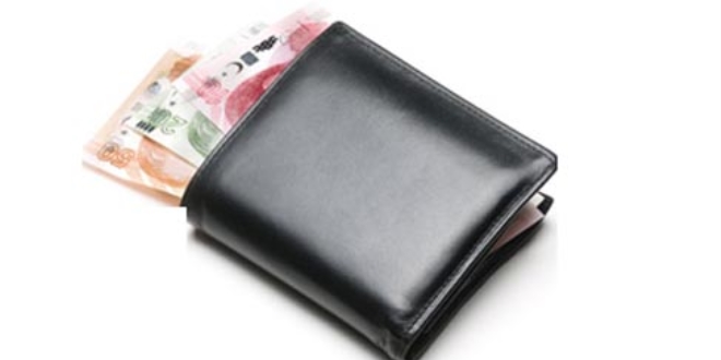 İSPARK çalışanı bulduğu para dolu cüzdanı sahibine teslim etti