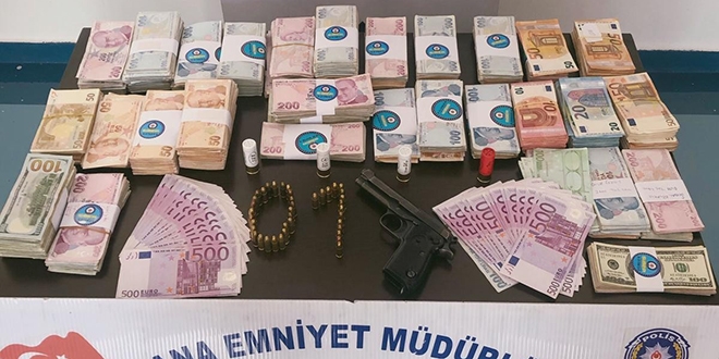 Yasa dışı bahisçilerin hesaplarından para fışkırıyor