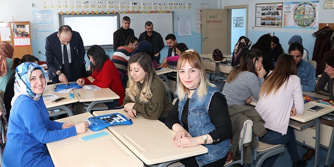 Hakkari'deki retmenlere atlye eitimi